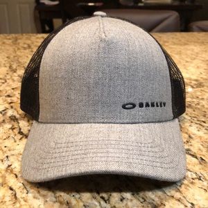 Oakley Classic Mid Snap- Chalten Trucker, Like New